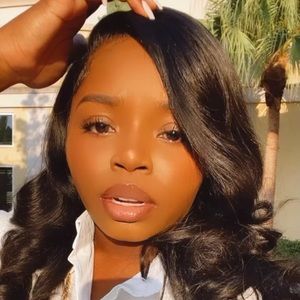 Meet your Posher, Daisha